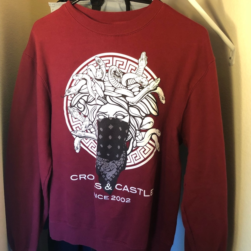 Crooks and castles red sweater S